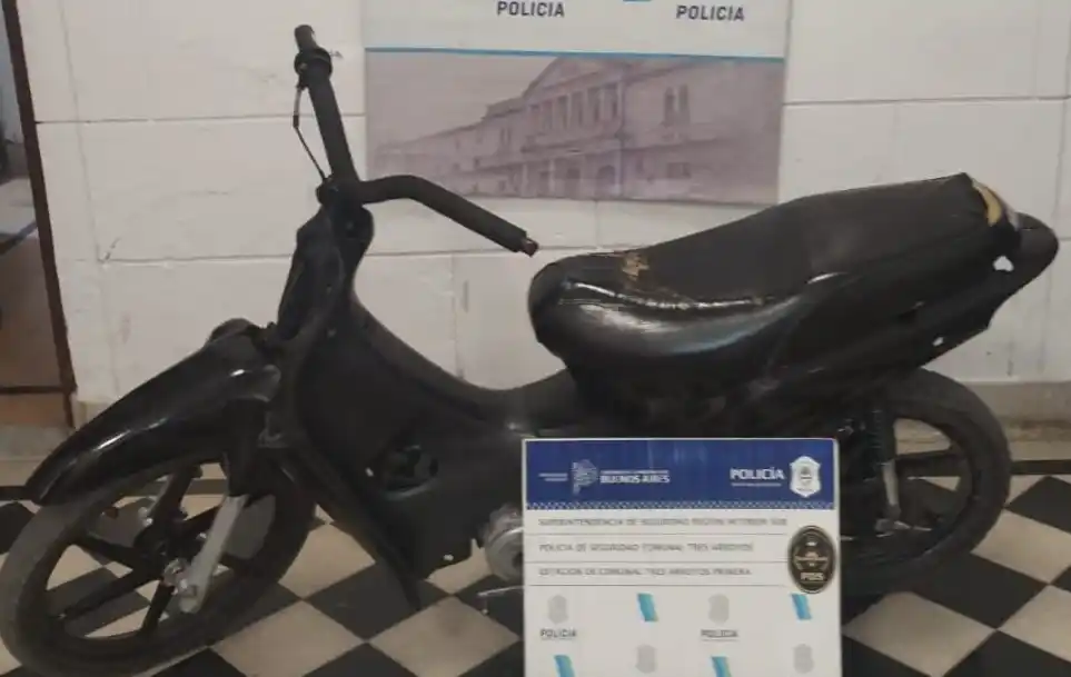 Lo aprehendieron por conducir una moto sin patente y chasis suprimido