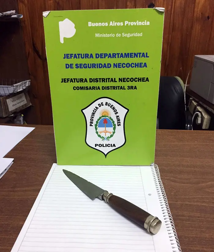 Un remisero atacó con un  cuchillo a un automovilista