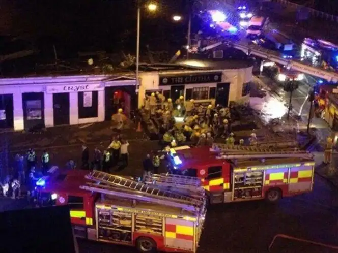 Un helicóptero policial cayó sobre un pub en Escocia: Al menos 8 muertos y 32 heridos