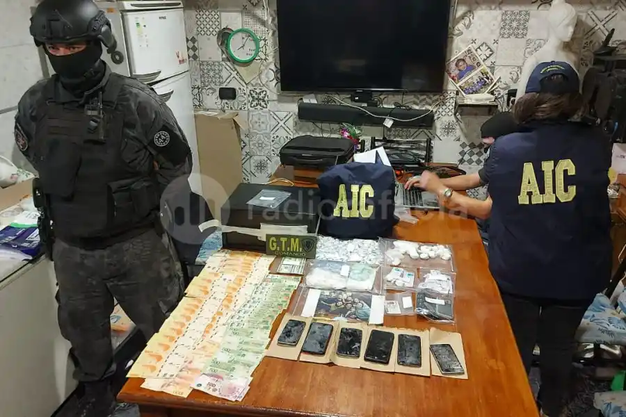 Siete detenidos y más de 1000 bochitas de cocaína secuestradas por la Brigada de Drogas de la AIC en Rosario