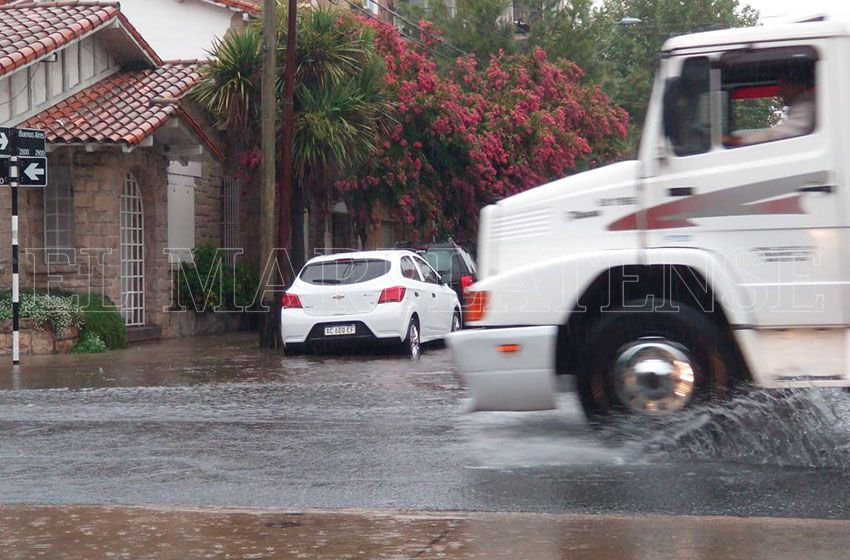 Siguen las tormentas y el viento fuerte en Mar del Plata