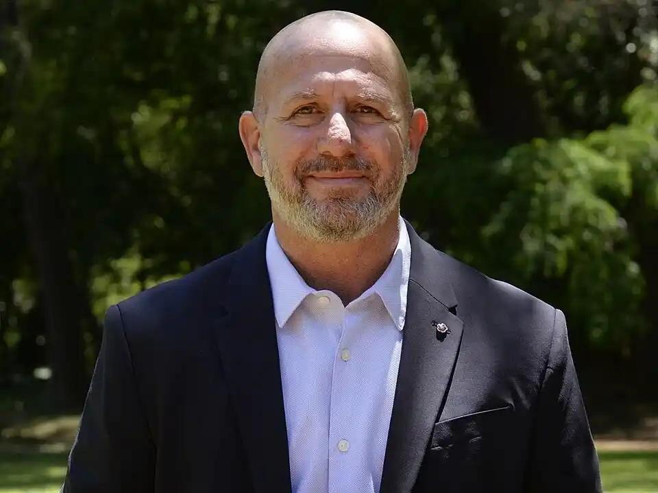 Tras los cruces en X, el diputado Waldo Wolff responde sobre antisemitismo, doble vara moral y el lugar de Israel en el debate político argentino. Foto: Gentileza