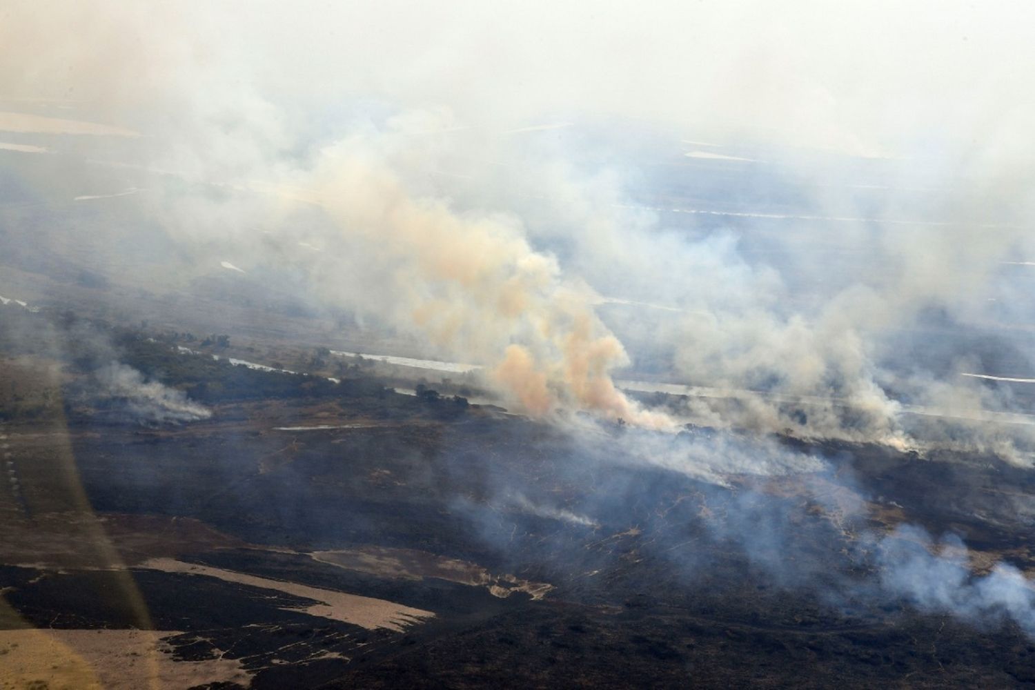 Entre Ríos acuerda trabajo conjunto con Santa Fé por los incendios en las islas