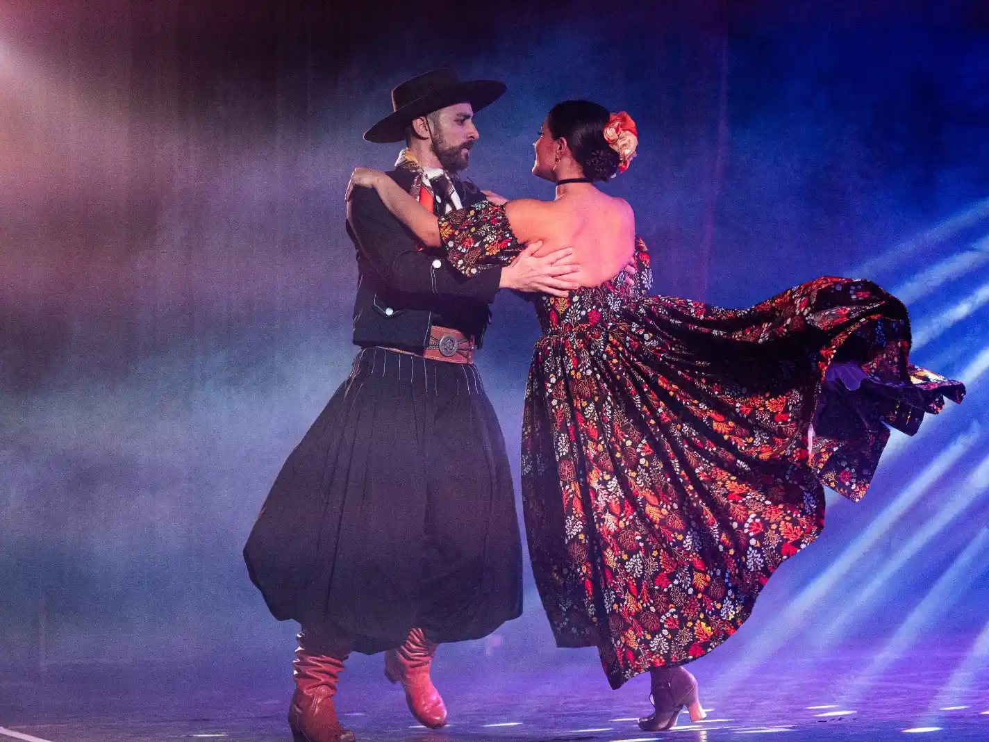 Serena Ludueña, bailarina de ballet Patria, profesora de danzas y estudiante de UTN
