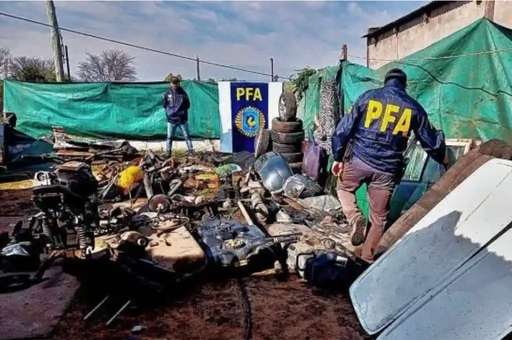 El desarmadero operaba con dos policìas a cargo.