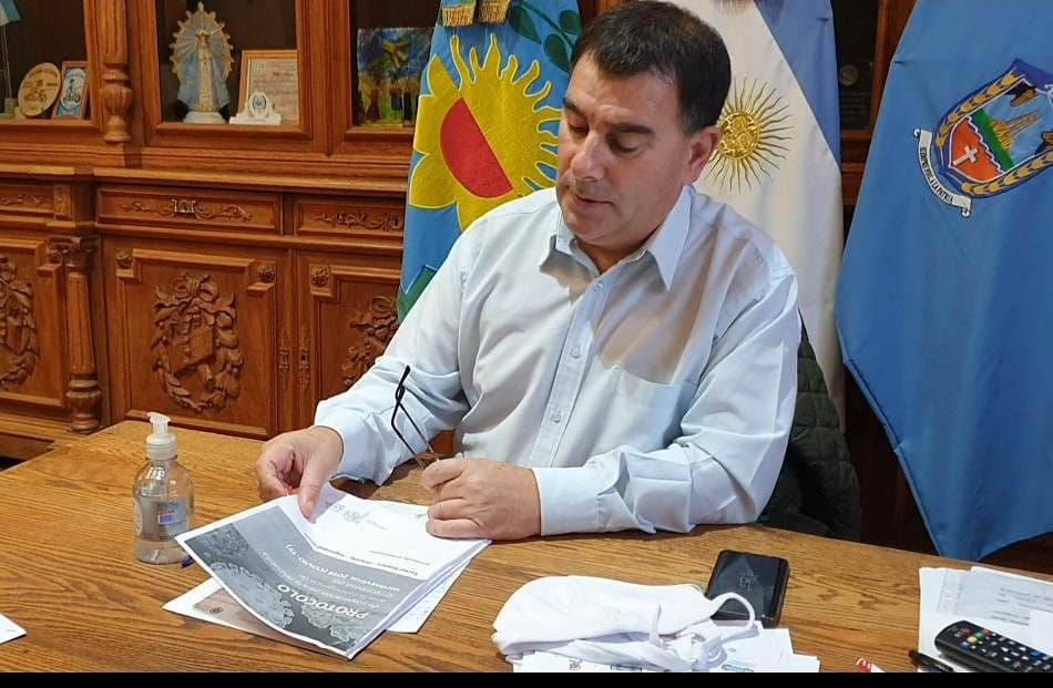 Azul: Habilitó actividades pero llama a "un acuerdo social" para cumplir con los protocolos santarios