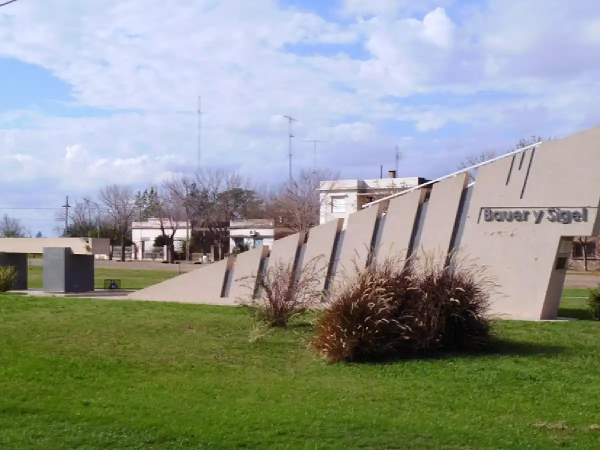 Roban en escuela rural de Bauer y Sigel