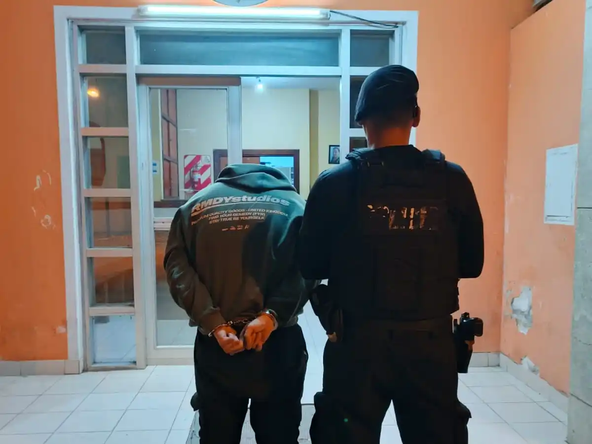 El joven fue trasladado a sede policial.