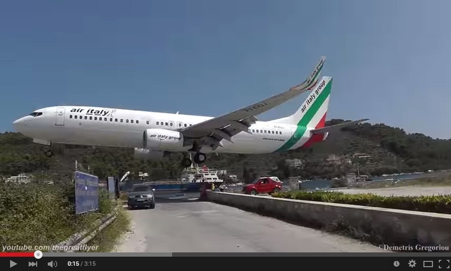 Sábados de videos n°13: hoy, Skiathos, el segundo St. Maarten