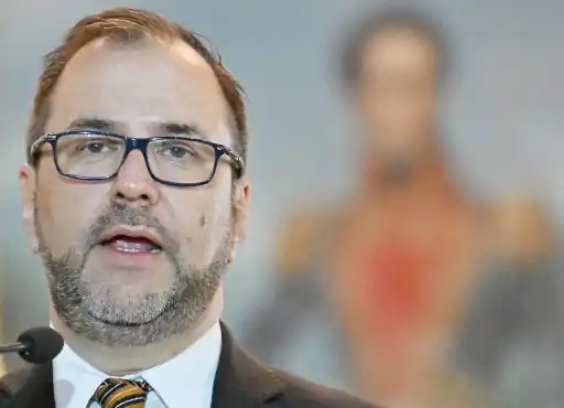 La lucha contra el FASCISMO y el CAPITALISMO es la misma, asegura el canciller Gil