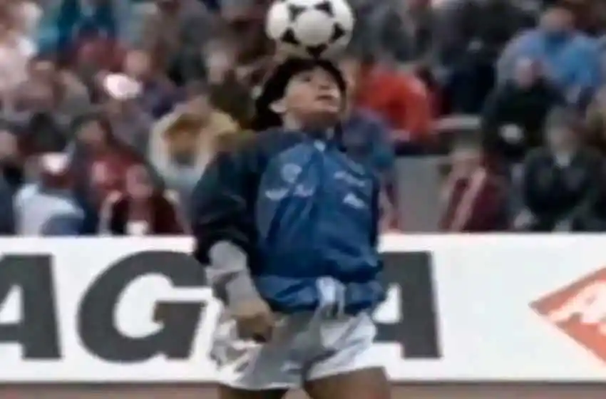 Se cumplen 33 años de la mítica entrada en calor de Diego Armando Maradona en el Nápoli