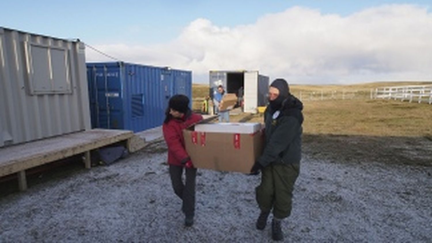 Malvinas: ya se analizó la mitad de las muestras extraídas de 123 tumbas