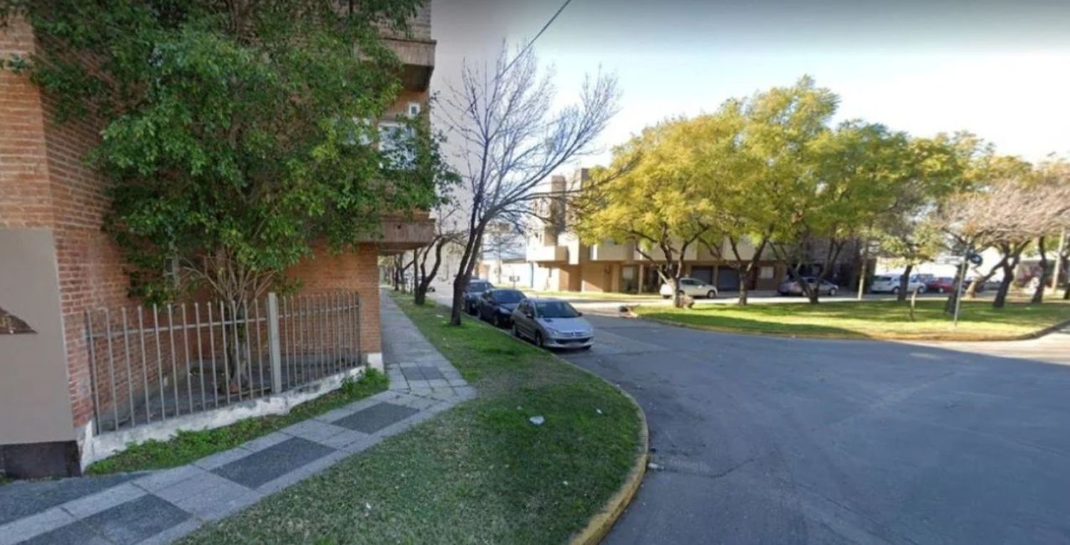 Santa Fe: un docente fue atacado brutalmente por delincuentes en plena calle