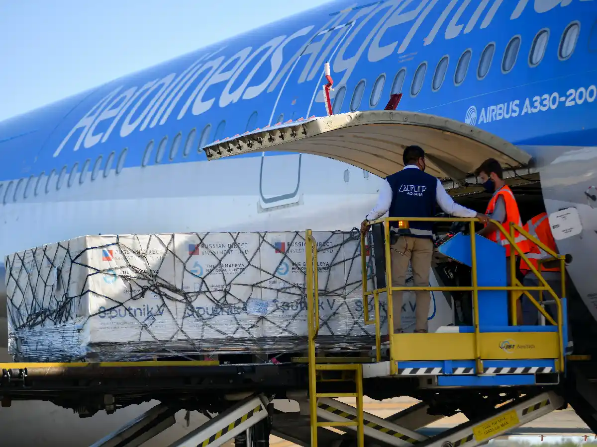 Llega hoy al país un millón de dosis de la vacuna Sinopharm desde China