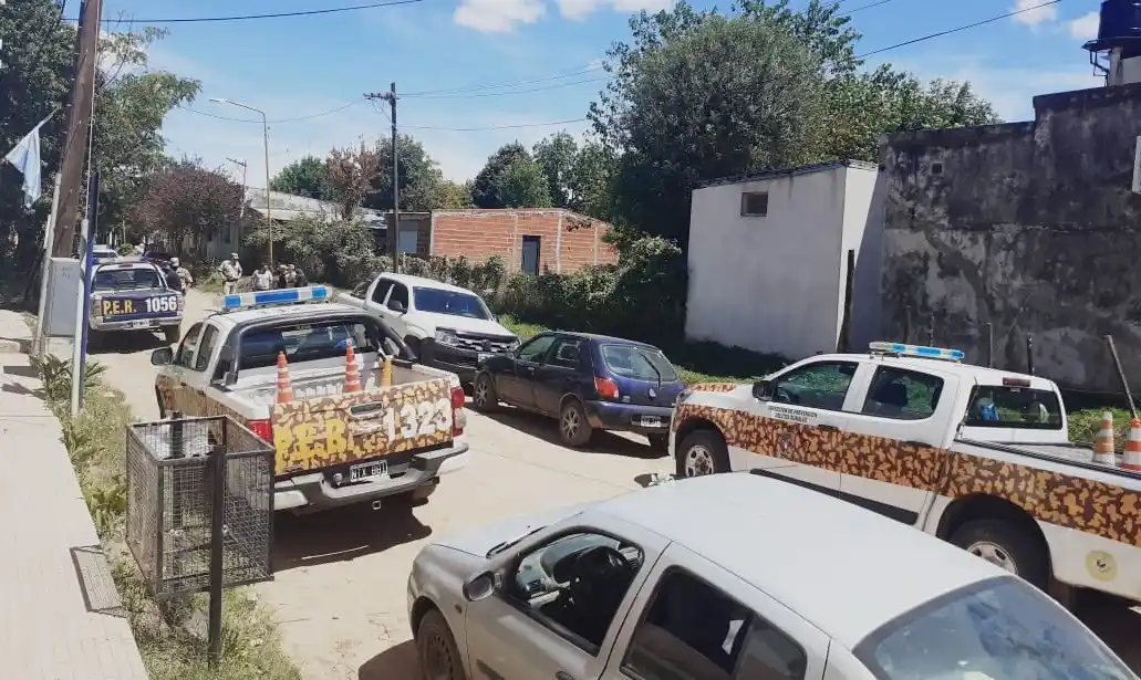 Secuestraron dos ruedas de camión y armas de fuego en dos allanamientos