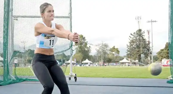 La atleta Carmela Cocco compite en el Campeonato Sudamericano