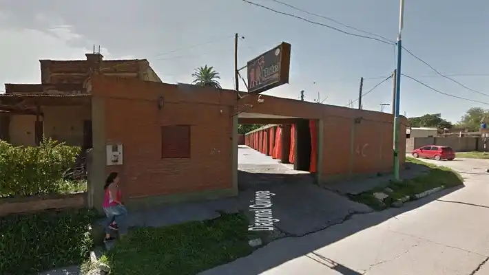 Un taxista fue detenido en un hotel con una chica de 14 años