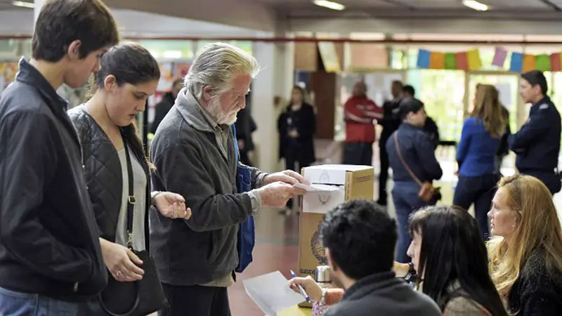 Tenemos una forma muy antigua de gobernar y la clase política no cambia de mentalidad