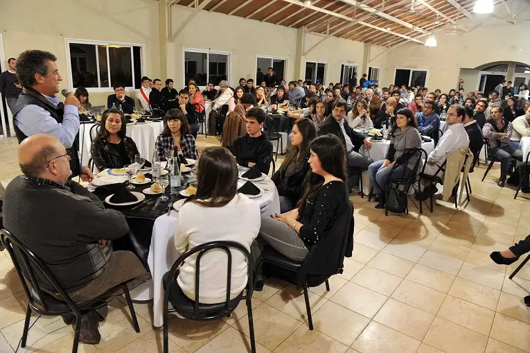 Encuentro y debate de los jóvenes con el gobernador