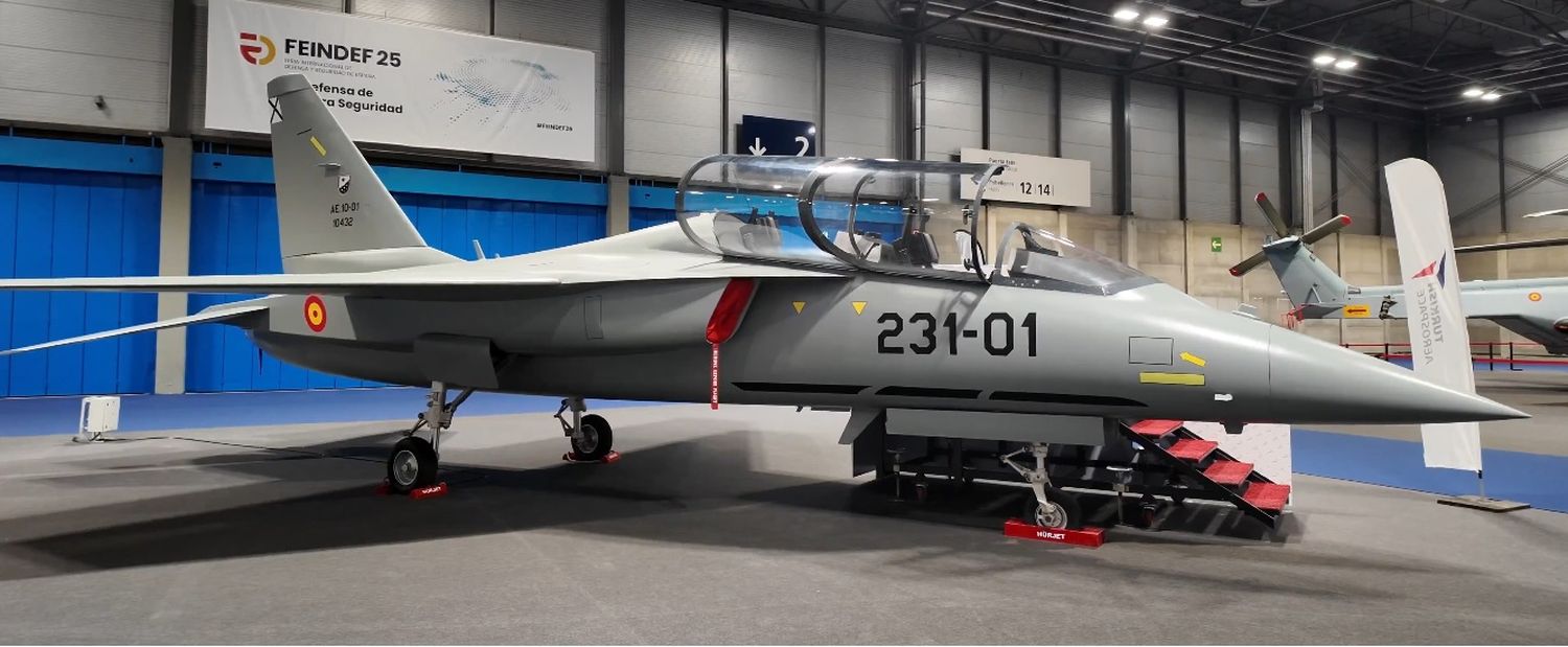 TAI presenta el Hürjet en FEINDEF 2025 con librea del Ejército del Aire, mientras España evalúa su compra