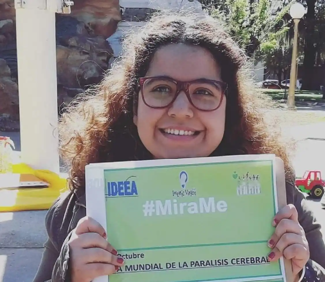 Luego de 13 veces desaprobada, Noelia se pudo recibir de abogada