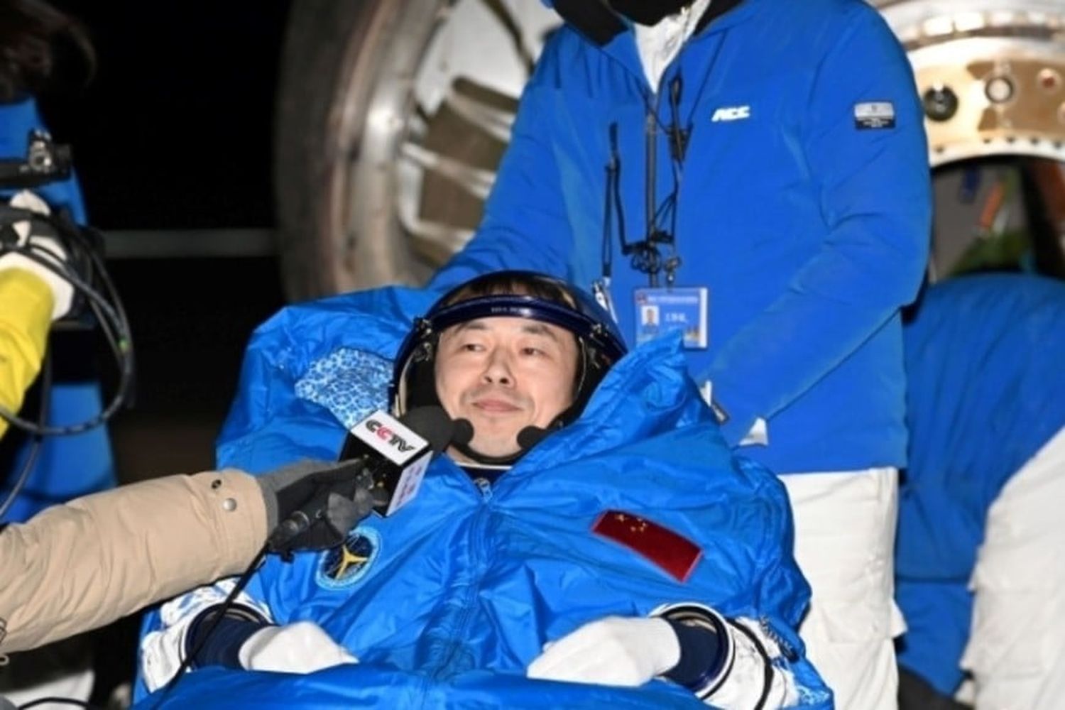 Video: así aterrizaron y fueron rescatados astronautas chinos luego de seis meses en la estación espacial