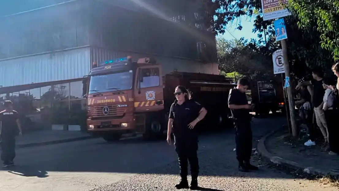 Actuaran varias dotaciones de Bomberos para sofocar las llamas. - Foto Resumen