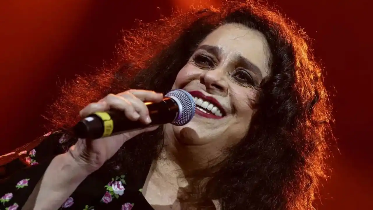 La cantante brasileña Gal Costa, una de las más importantes voces de la Música Popular Brasileña, falleció a los 77 años por causas que aún se desconocen