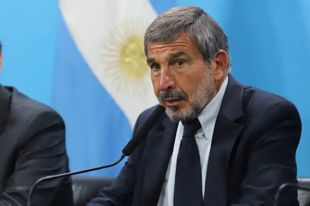 Cuestionan el “banderazo” opositor y lo tildan de “irracional”