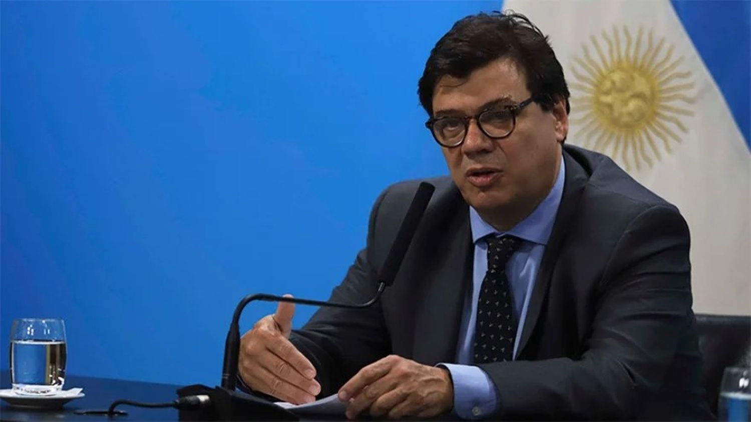 Funcionarios, gremialistas y empresarios hoy se
reúnen para definir la actualización del salario