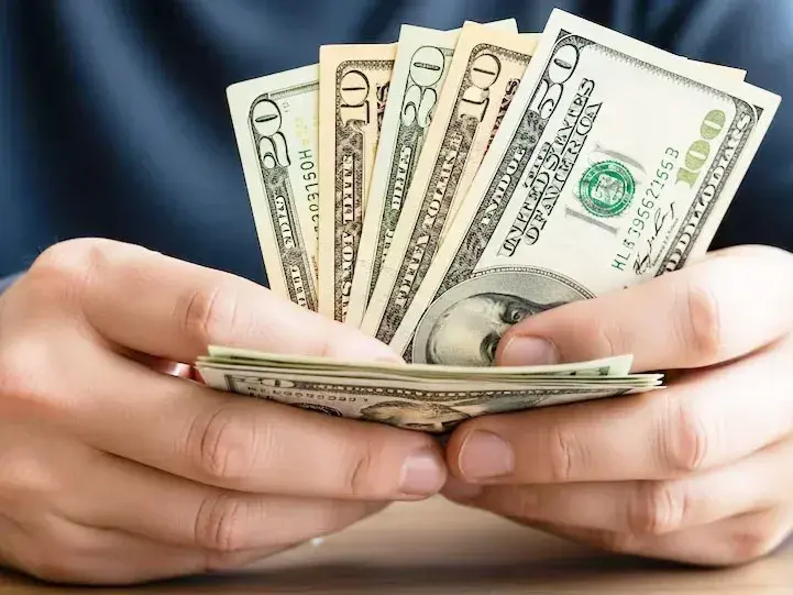 Creció la demanda de dólares en junio y los argentinos compraron más USD 14.000 millones en el primer semestre