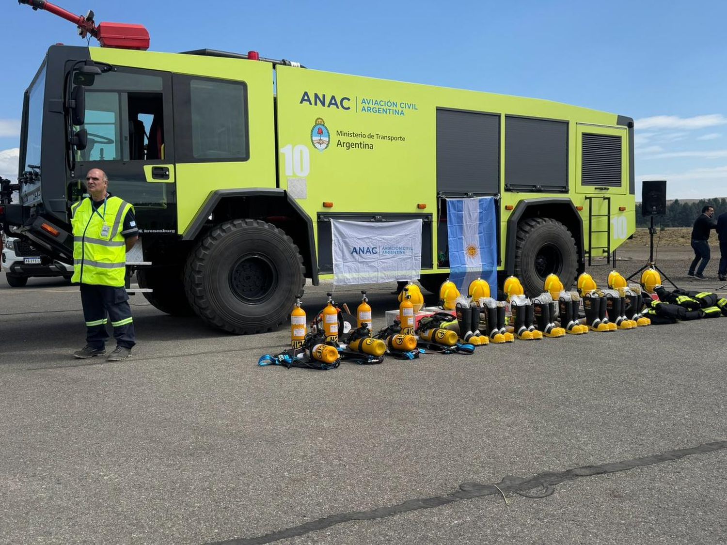 Refuerzan el servicio de salvamento y extinción de incendios en el aeropuerto de Chapelco