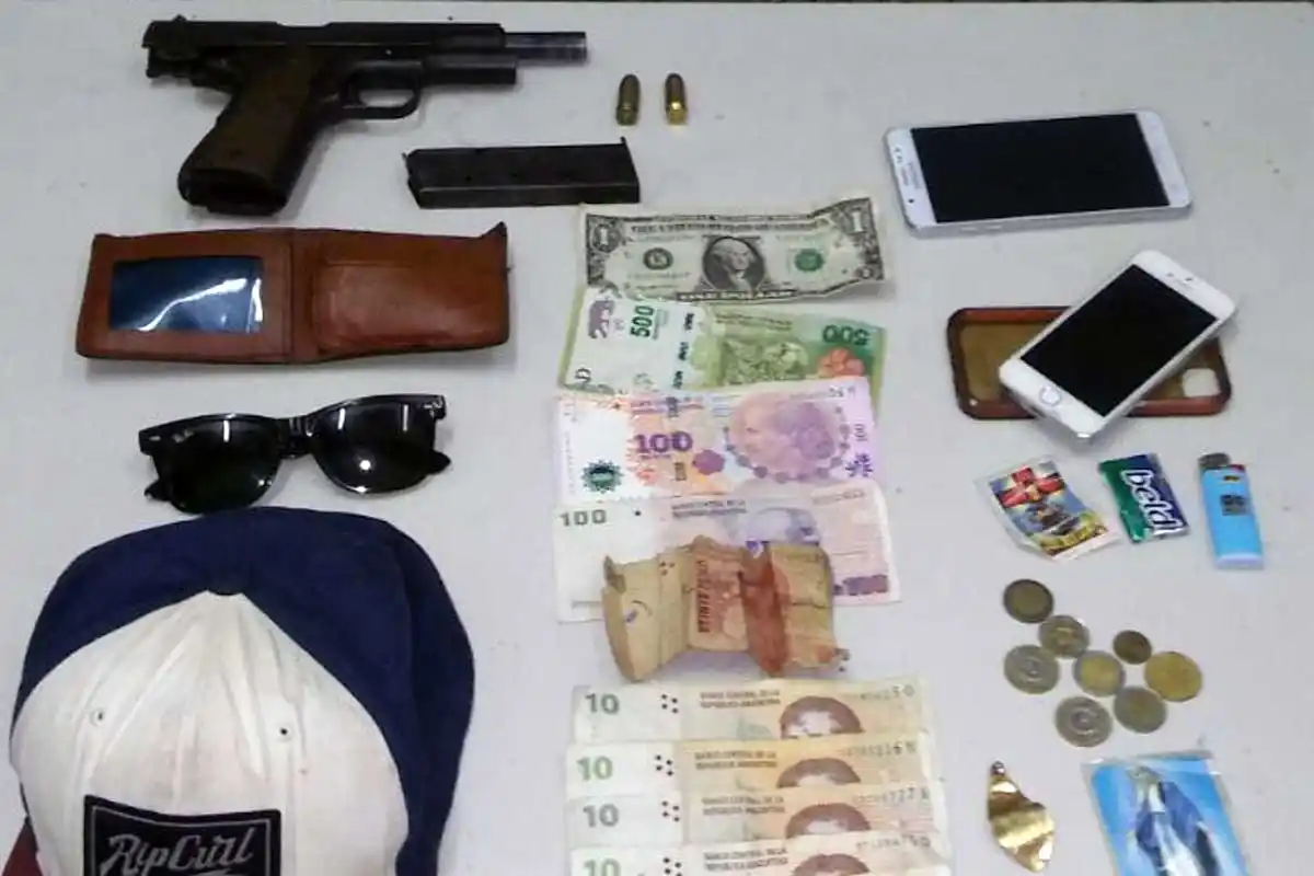 Detuvieron a un joven armado acusado de cometer varios robos