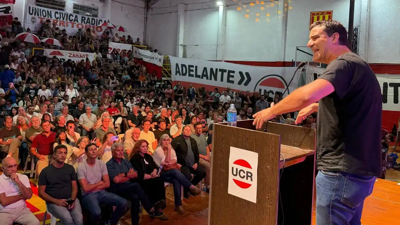 Acto del radicalismo en Mar del Plata: Abad llamó a construir “un partido valiente, capaz y lúcido” en la Provincia