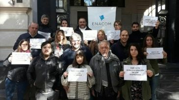 Estatales en alerta por despidos en el Enacom