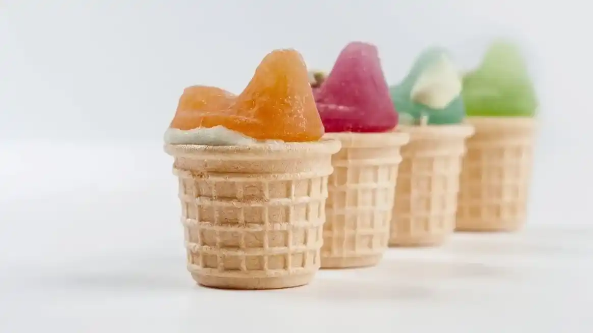 “Golosina a base de oblea y azúcar marca Gallinita Orly”, fabricada por PEPO S.R.L