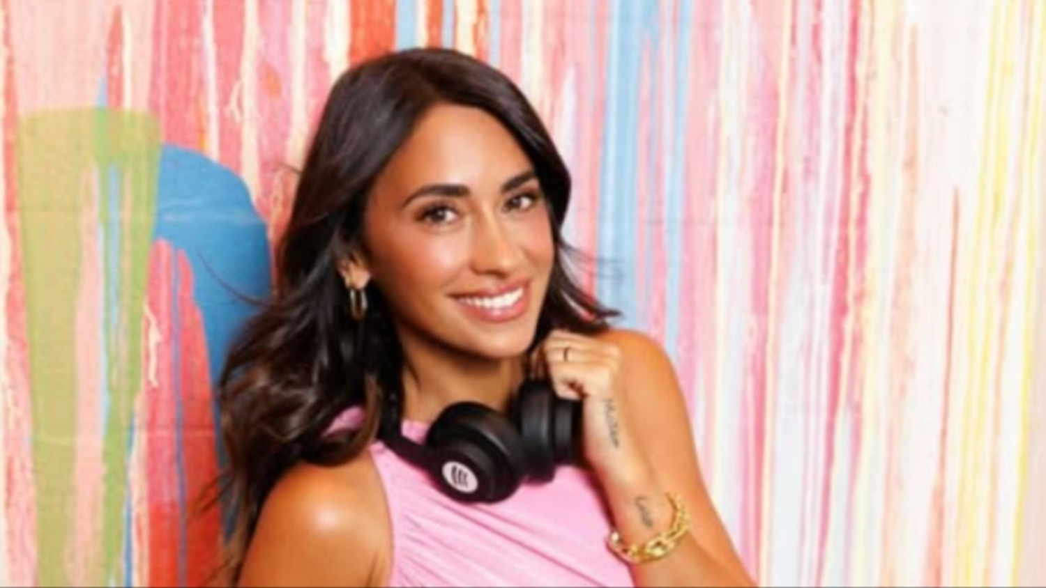 Antonela Roccuzzo lanza su nueva playlist “Latin Power” con lo mejor del pop latino