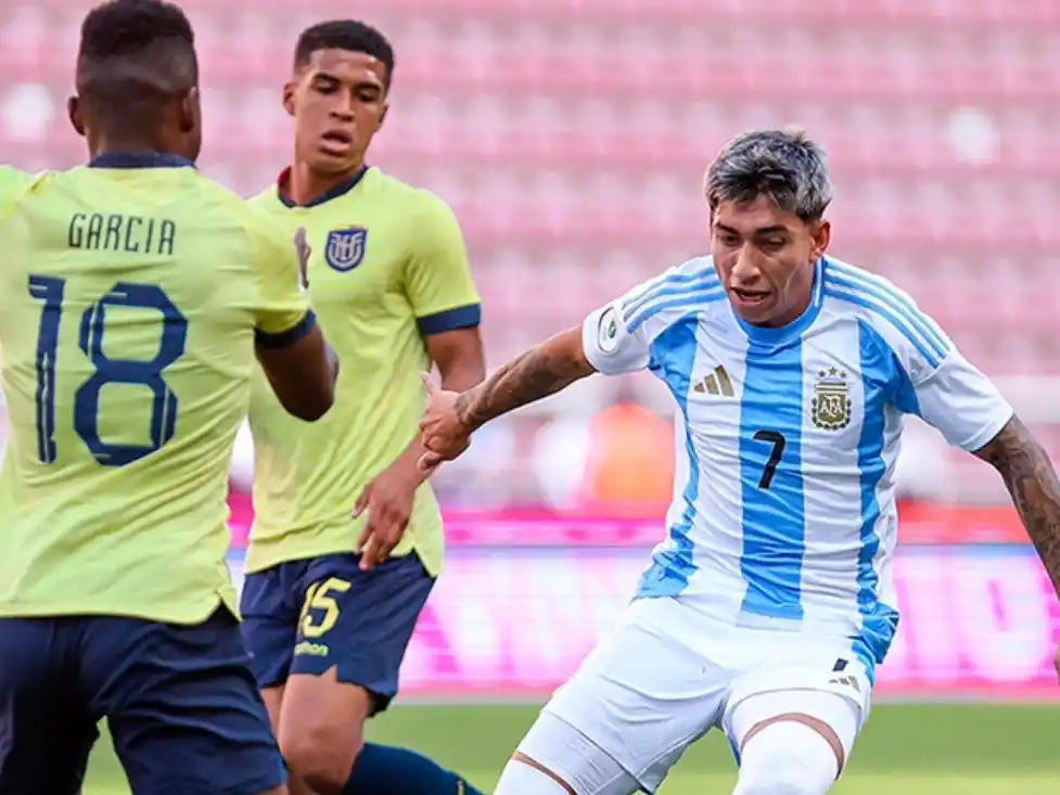 Carrizo enfrentando a García