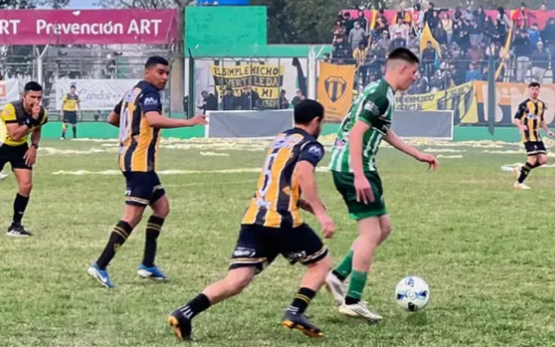 Unión y Libertad de Sunchales se miden el domingo a las 17 en el inicio de la Zona 7.Foto: @futbolibertadsunchales)