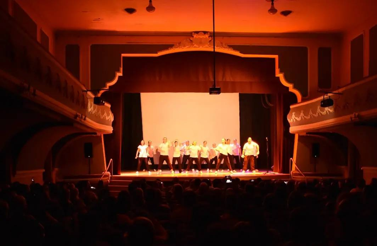 La Sala Teatro Español de la Asociación Española de Socorros Mutuos.