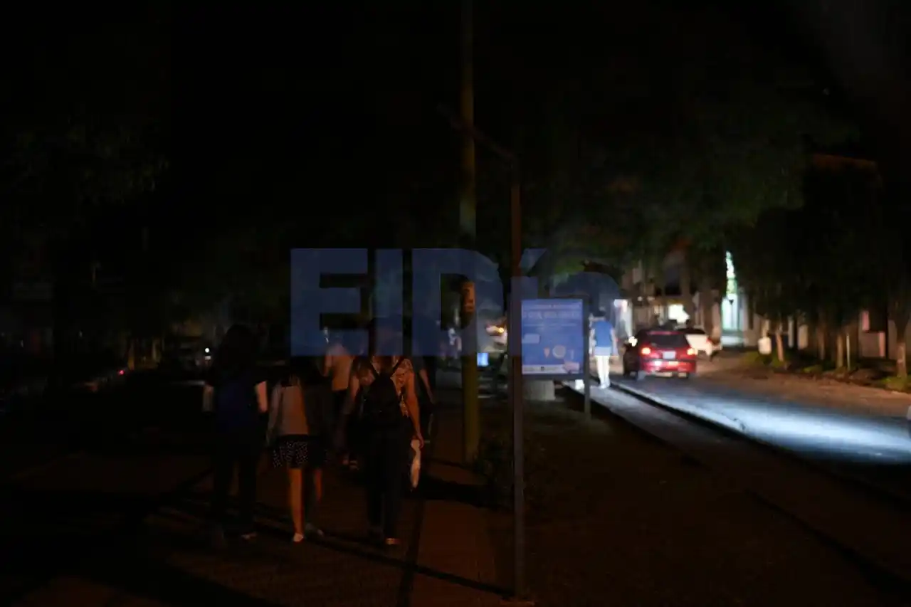 Corte general de luz en todo el sur de Entre Ríos: Gualeguaychú se quedó a oscuras