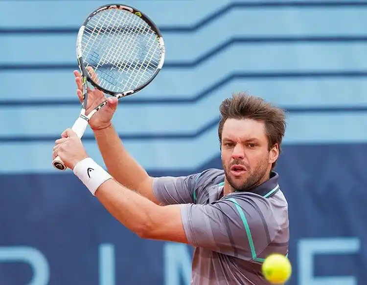 Zeballos en semifinales