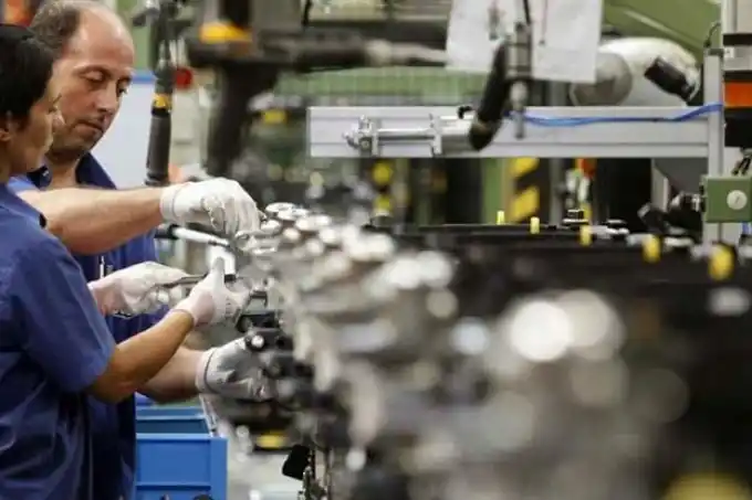 Volvió a caer con fuerza la producción de la industria pyme en julio