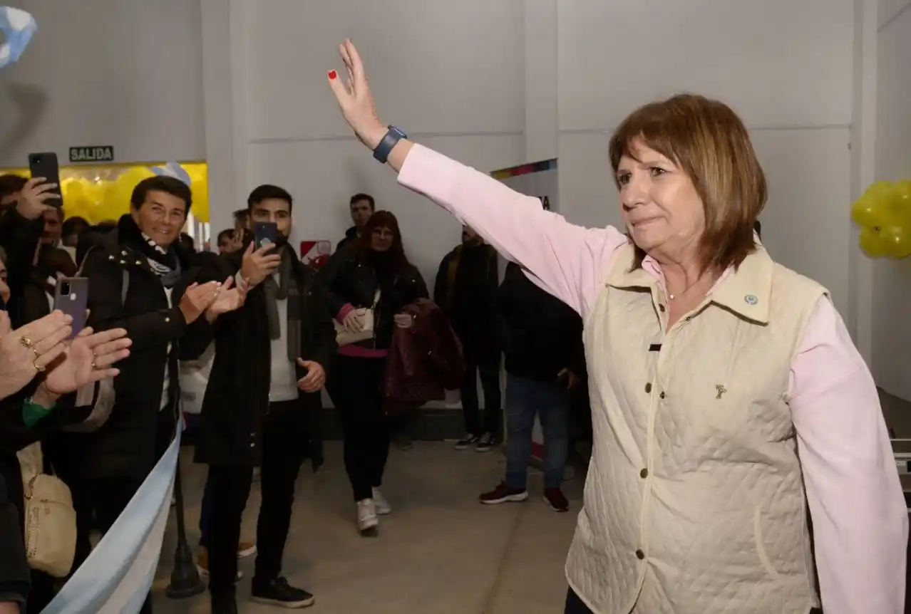 Bullrich amplió la idea de su lema de campaña “Es todo o es nada” en un nuevo spot