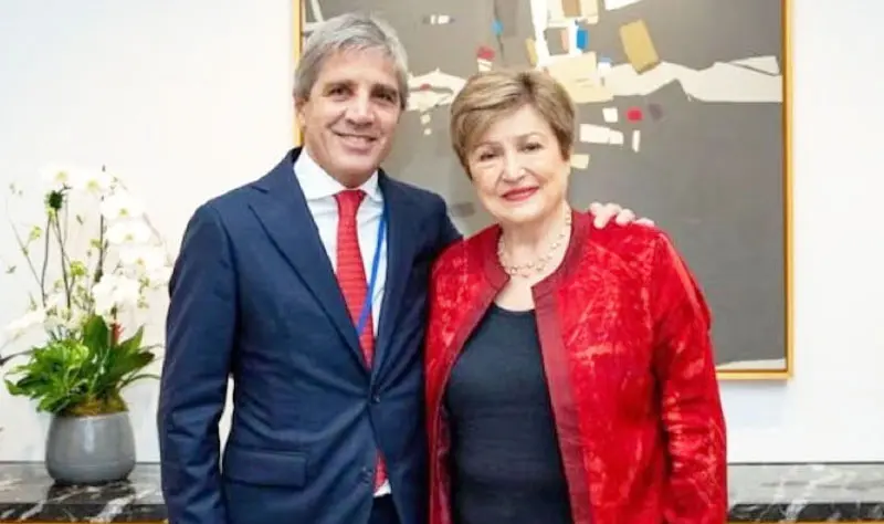 El FMI aprobó la revisión del acuerdo con la Argentina y destraba el desembolso de USD 1.000 millones