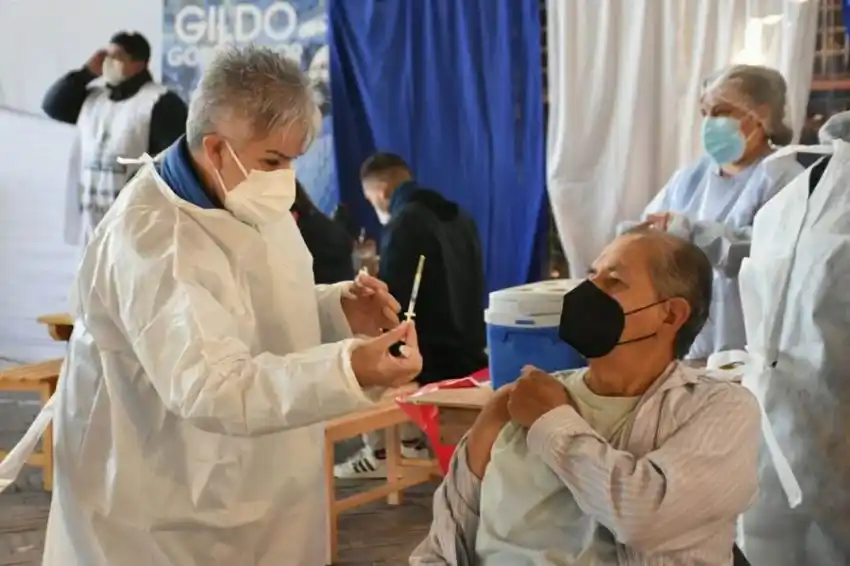 Capital: adultos de clases 54 y anteriores recibieron la 2.ª dosis de Sputnik
