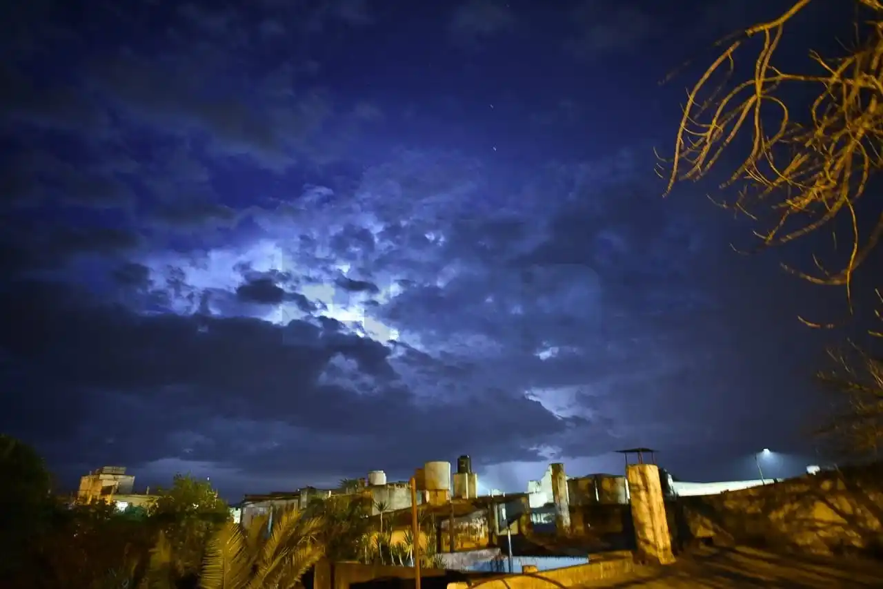 Diez departamentos de Entre Ríos bajo alerta por tormentas