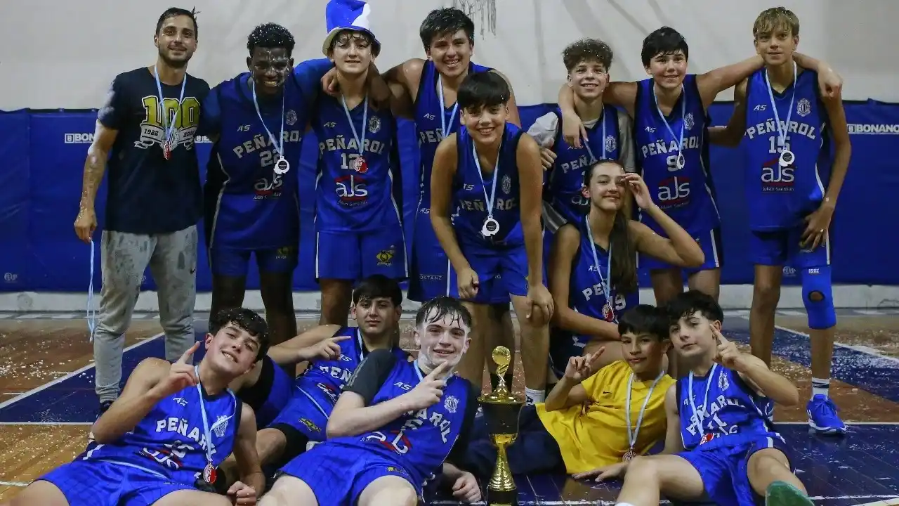 Benjamín Sueyro, parte del equipo campeón en la división U13 de Mar del Plata