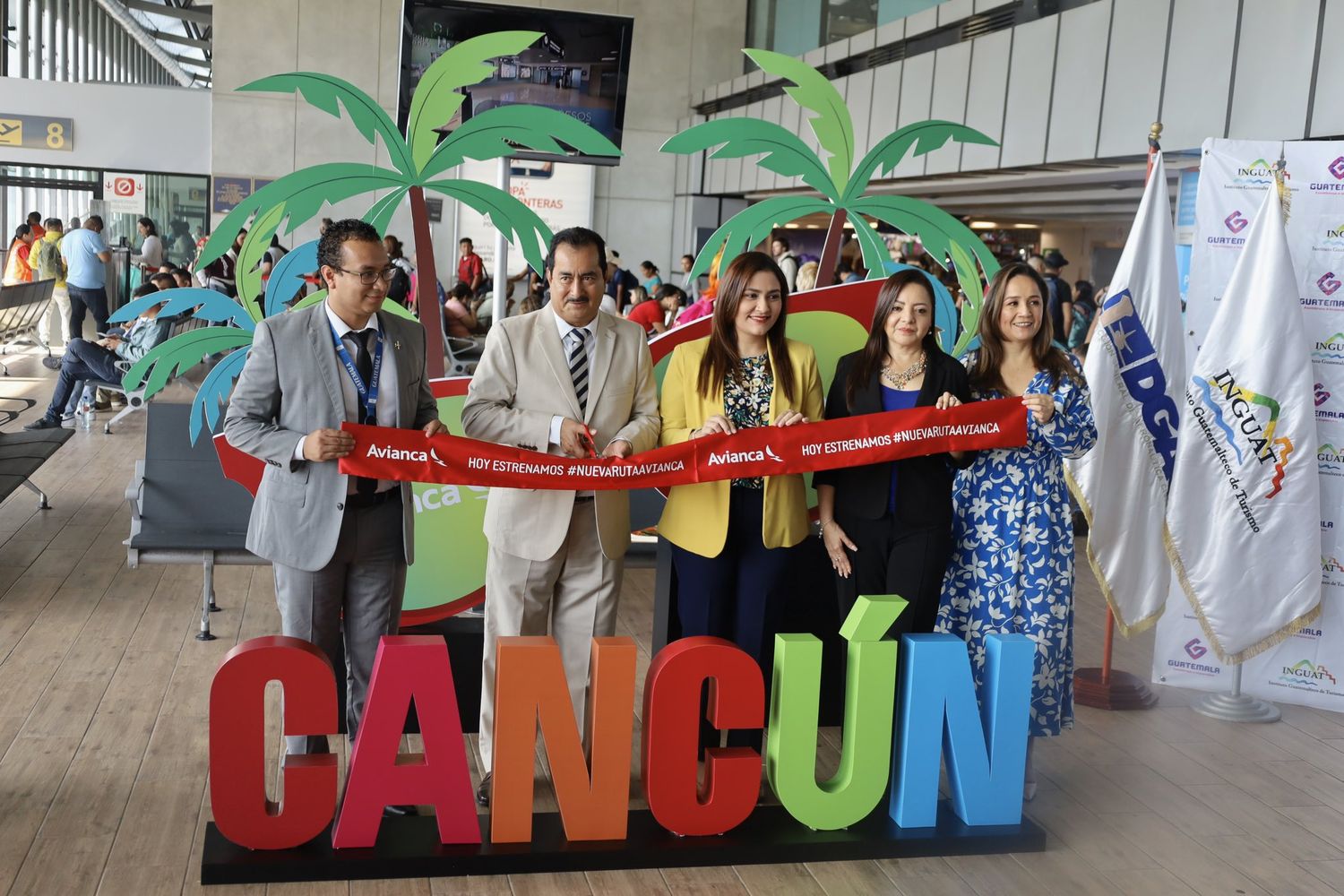 Avianca began flights between Guatemala City and Cancún