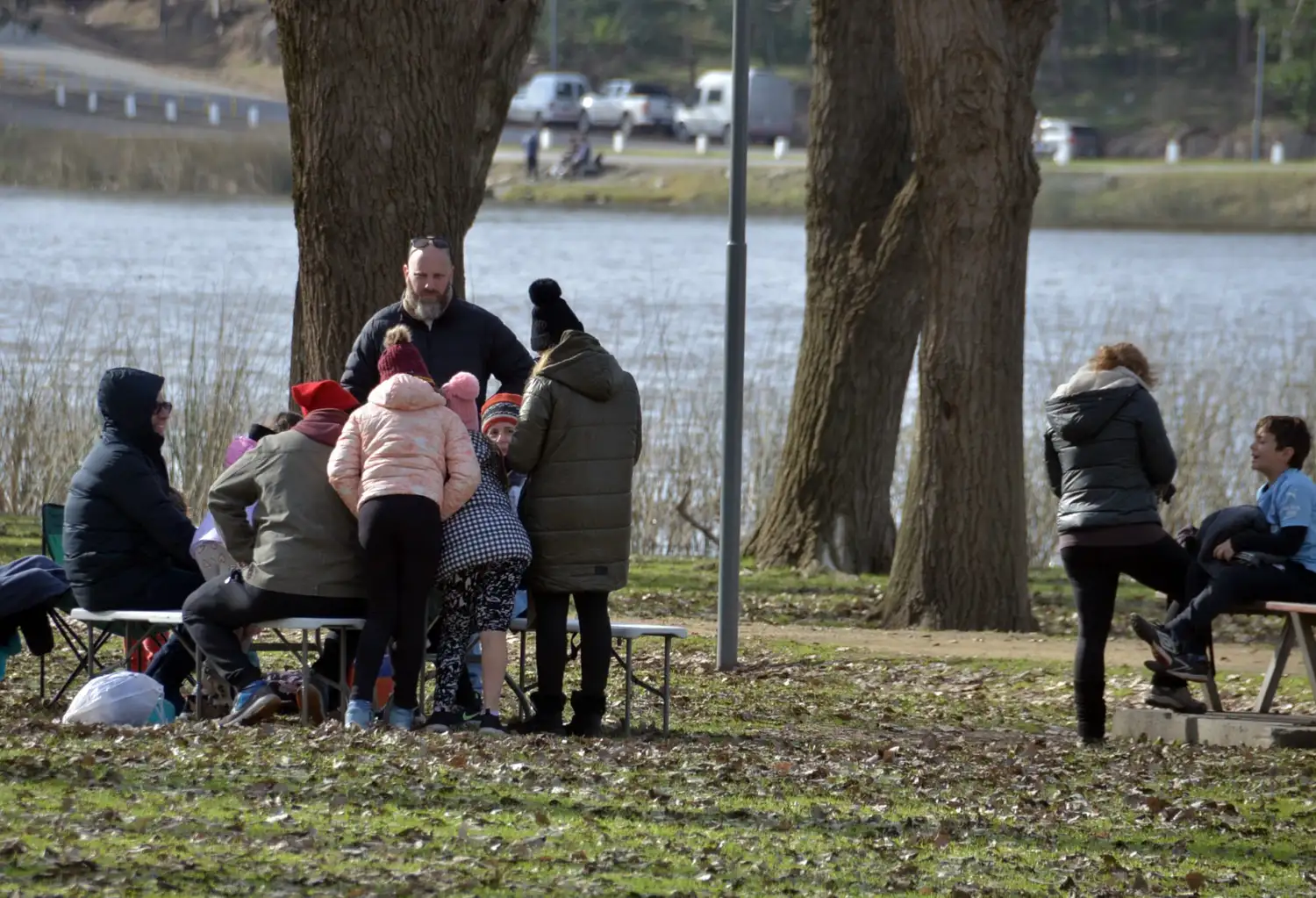 Turistas disfrutando de Tandil durante la temporada invernal.